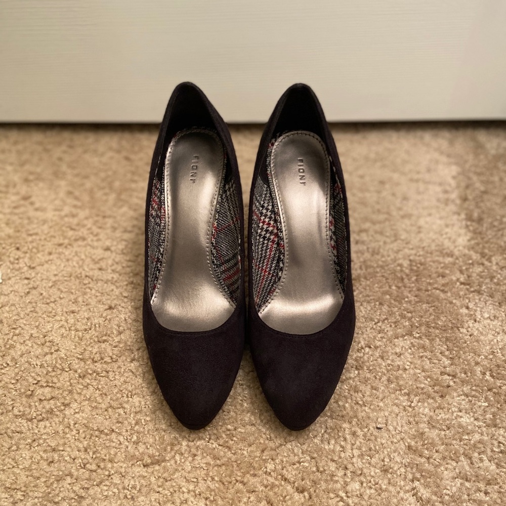 Fioni black leather heels